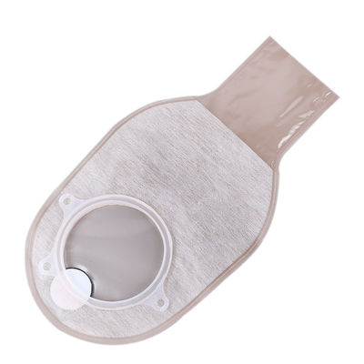 Um saco médico descartável 20mm da colostomia do estoma da parte