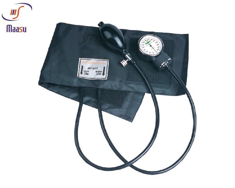 Arme os equipamentos diagnósticos médicos, tipo aneroide da palma do Sphygmomanometer com estetoscópio